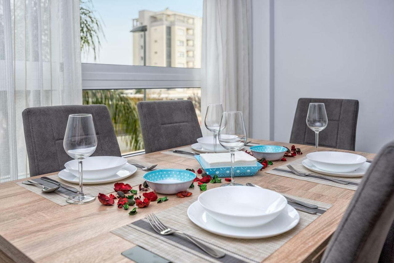 Wintowinrentals Best Location, Beach, Pool & Parking Rincon de la Victoria Luaran gambar