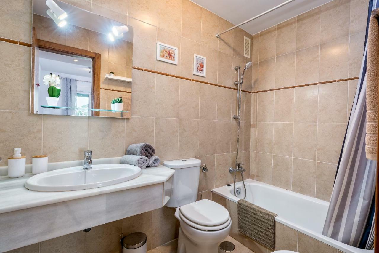 Wintowinrentals Best Location, Beach, Pool & Parking Rincon de la Victoria Luaran gambar